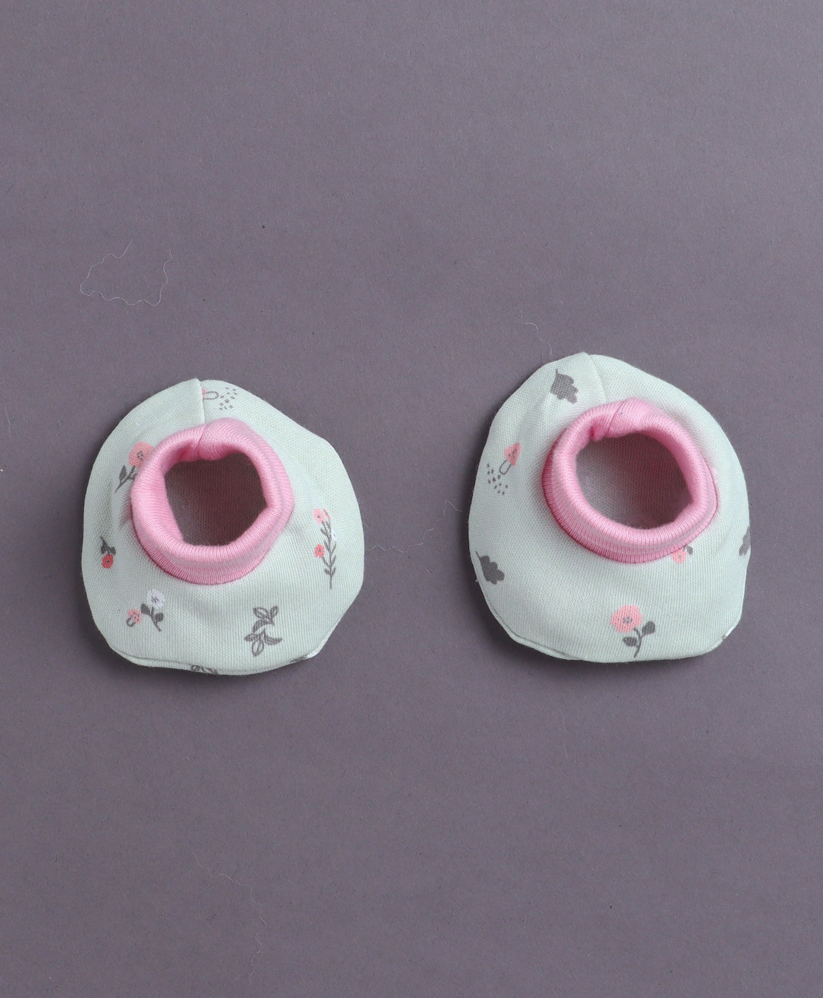 Green & Pink Girls Cotton Cap Mitten Bootie Set