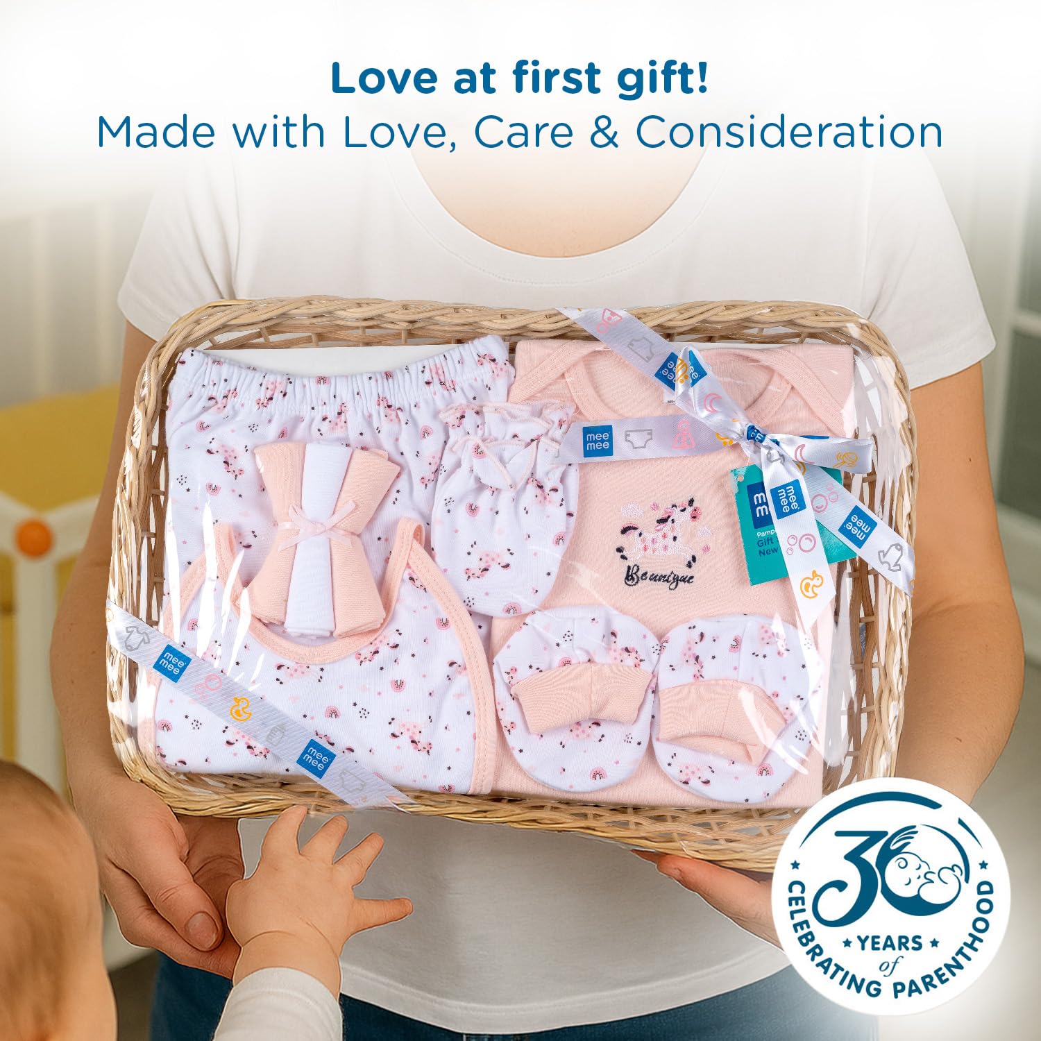 Mee Mee New Born Basket Baby Gift Set | Soft Cotton Clothing Essentials For Infants/Baby Girls, Boys | Baby Shower Clothing Hamper | 8 Pieces | (Square, Cream)