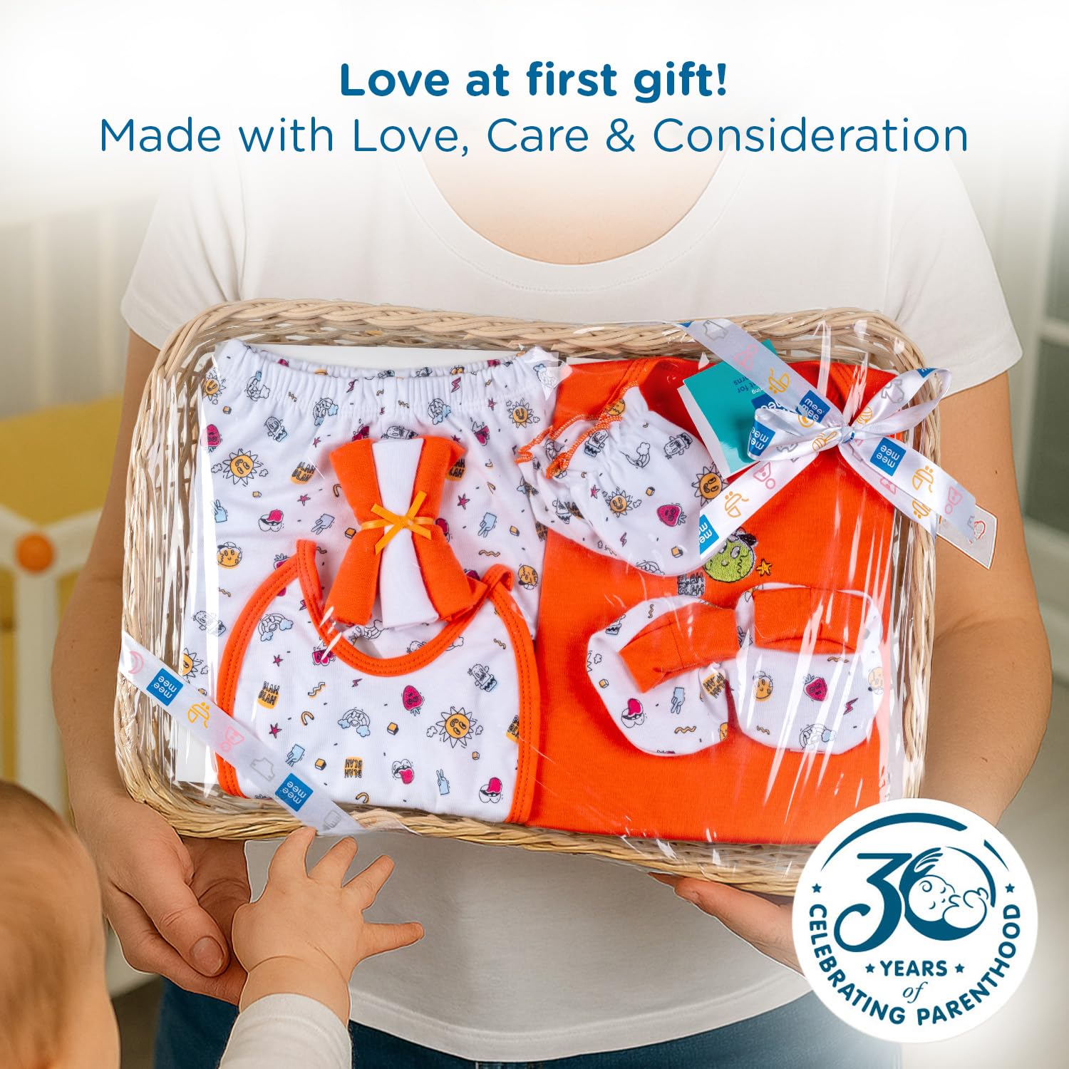 Mee Mee New Born Basket Baby Gift Set | Soft Cotton Clothing Essentials for Infants/Baby Girls, Boys | Baby Shower Clothing Hamper | 8 Pieces | (Square, Orange)