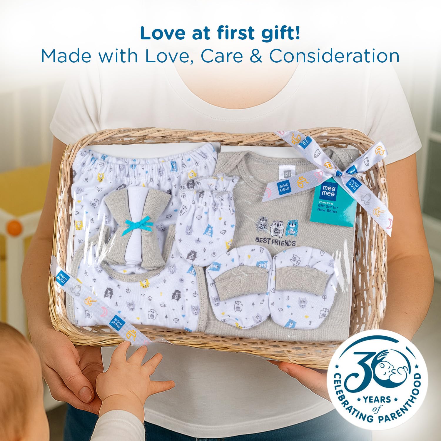 Mee Mee New Born Basket Baby Gift Set | Soft Cotton Clothing Essentials for Infants/Baby Girls, Boys | Baby Shower Clothing Hamper | 8 Pieces | (Square, Grey)